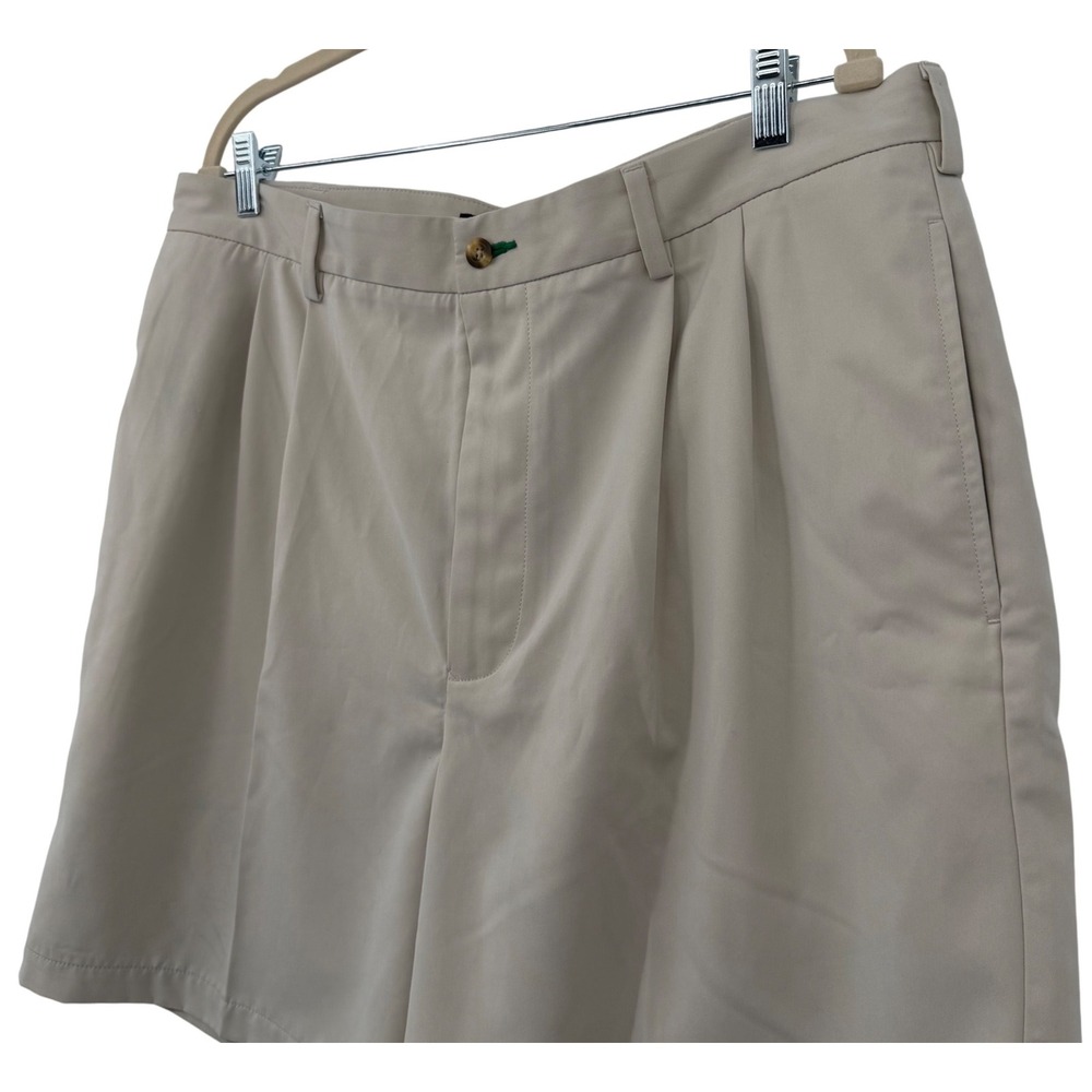 Tommy Hilfiger Y2K Golf Shorts Mens 38 Khaki Tan Pleated Crest Embroidered FLAW